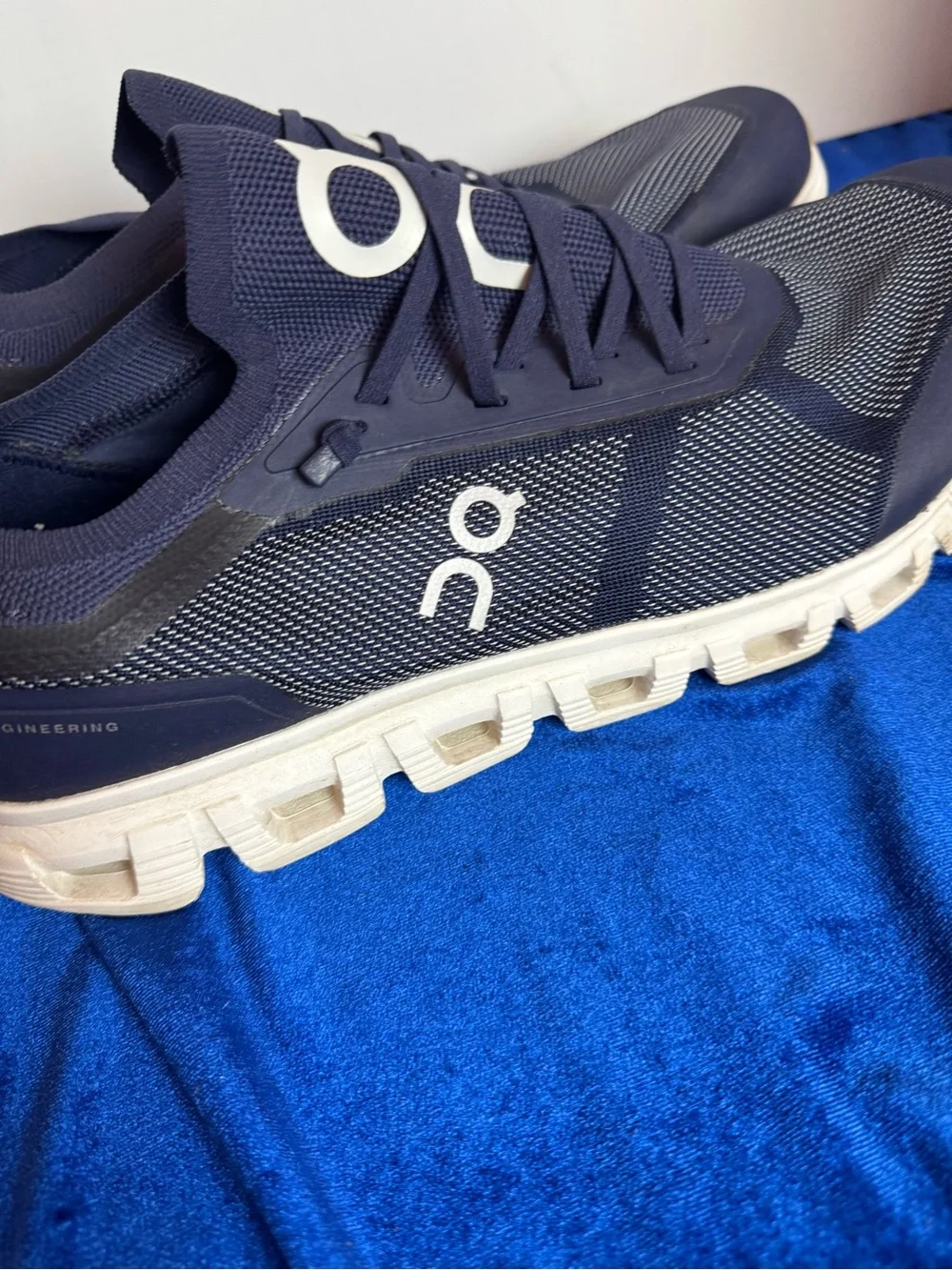On Running Men's Cloud Versa 6 Navy and White